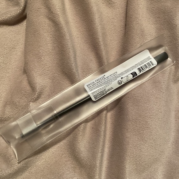 Anastasia Beverly Hills Brow Freeze Applicator Brush - Picture 6 of 6